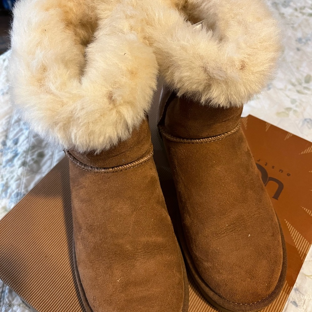 Classic short UGGs